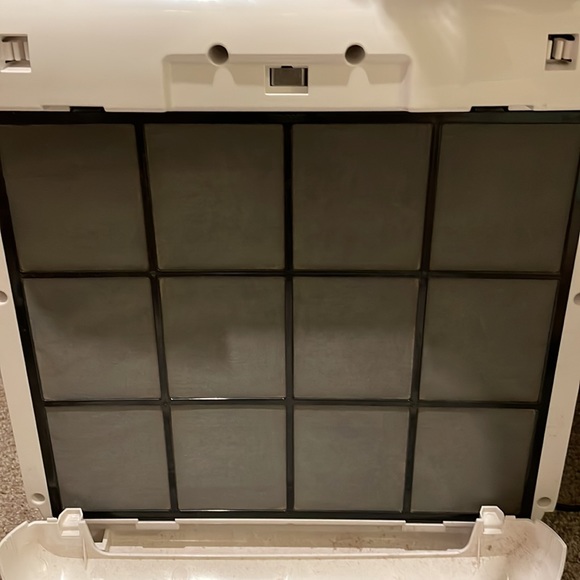 NOT FOR SALE ANYMORE! Coway Airmega and levoit air purifiers - Picture 9 of 14